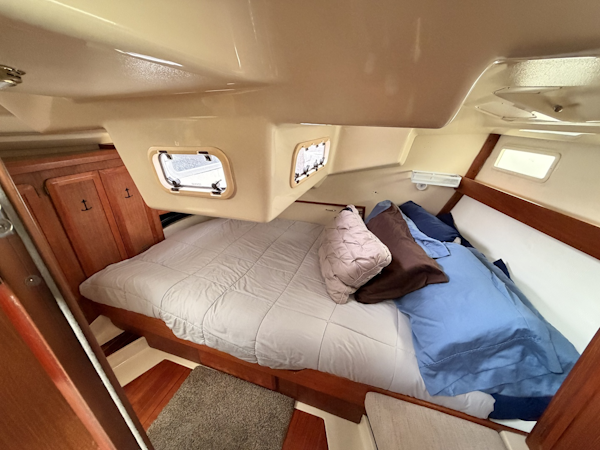 Hunter-37.5 1990-Final Frontier Seattle-Washington-United States-Huge full-beam aft berth-6078676