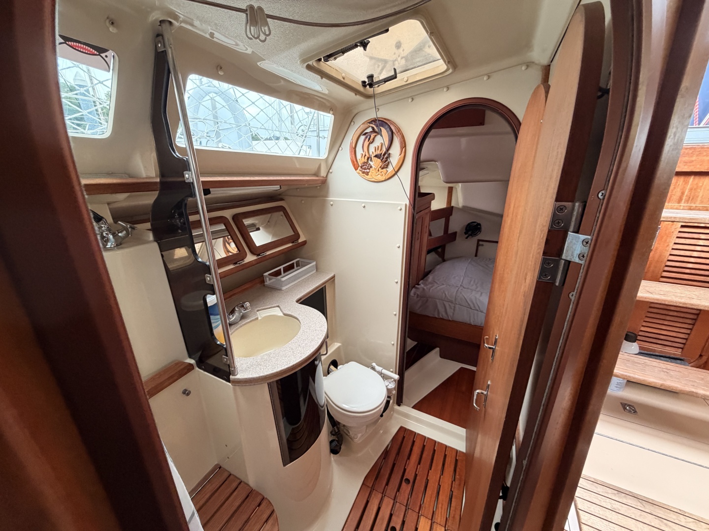 Hunter-37.5 1990-Final Frontier Seattle-Washington-United States-Head with toilet, sink, shower-6078674 | Thumbnail