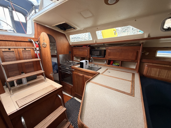 Hunter-37.5 1990-Final Frontier Seattle-Washington-United States-Galley and companionway-6078673