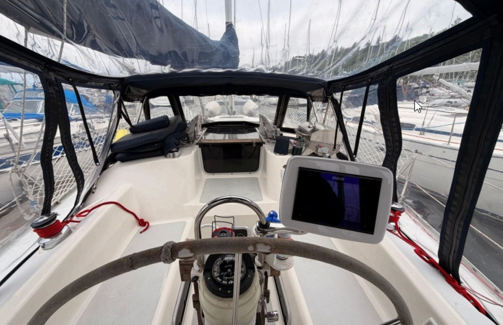 Hunter-37.5 1990-Final Frontier Seattle-Washington-United States-Helm station looking forward-6078767 | Thumbnail
