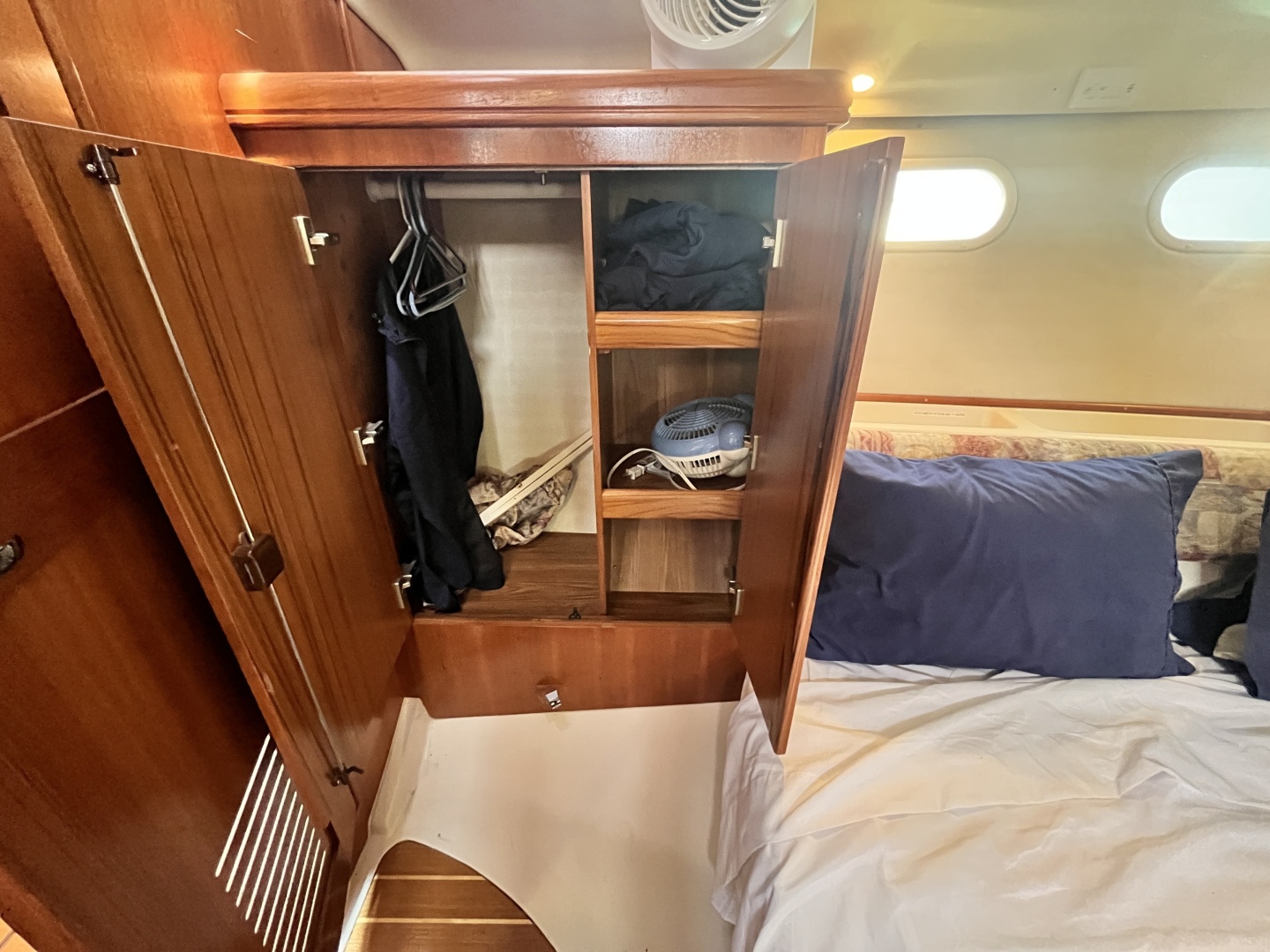 Hunter-386 2003-Kalena Deltaville-Virginia-United States-6084618 | Thumbnail