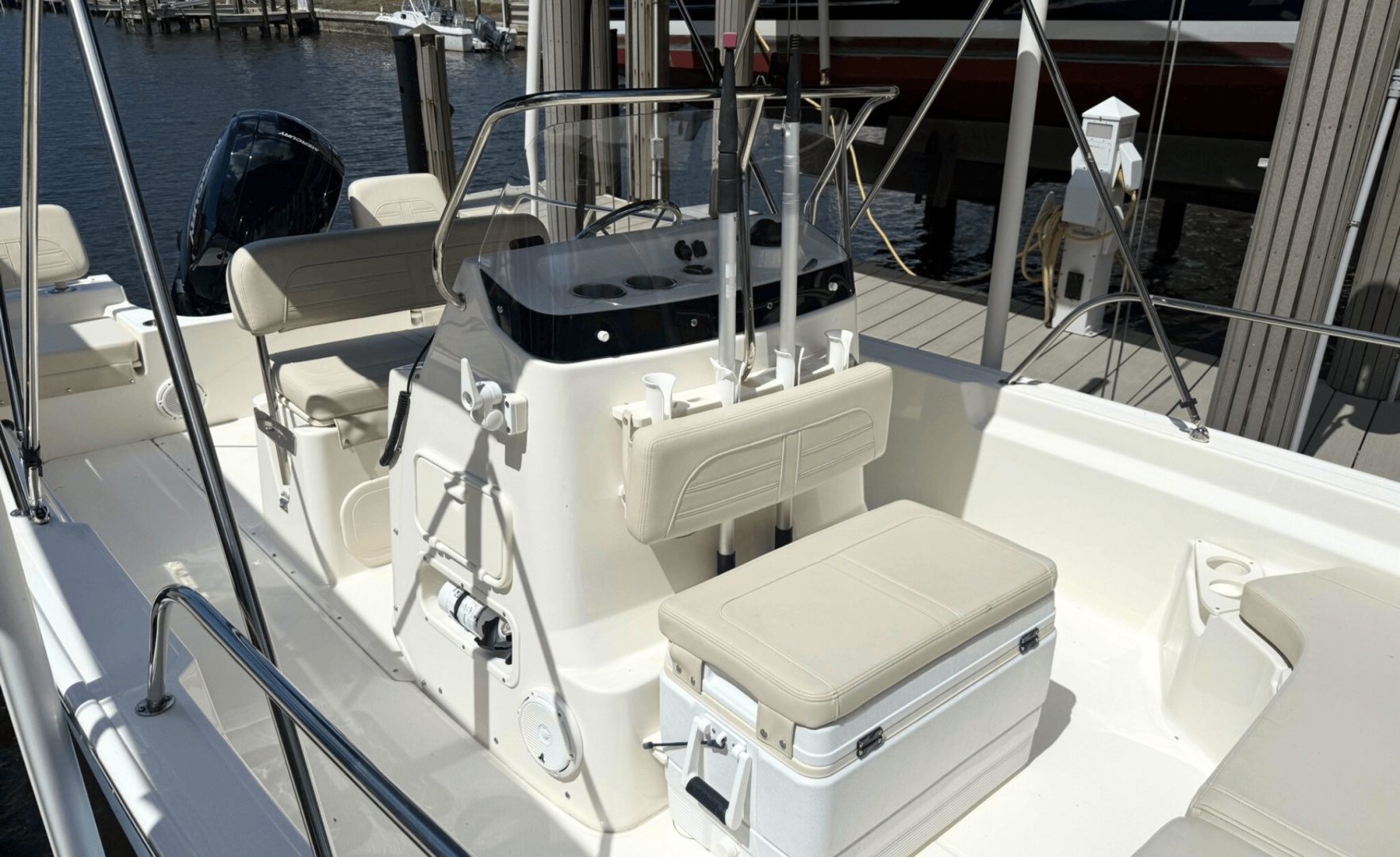 Boston Whaler-190 Montauk 2023 -Bonita Springs-Florida-United States-6078831 | Thumbnail