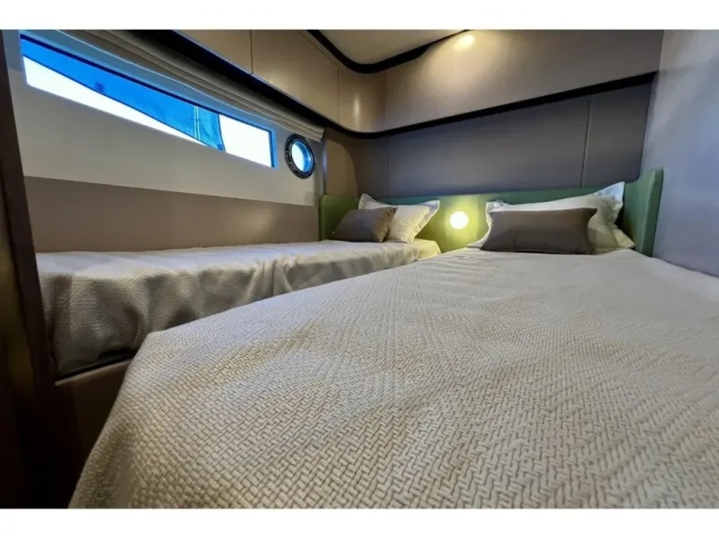 Azimut-FLY 60 2024-2024 Azimut FLY 60 St. Catharines-Ontario-Canada-6079043 | Thumbnail