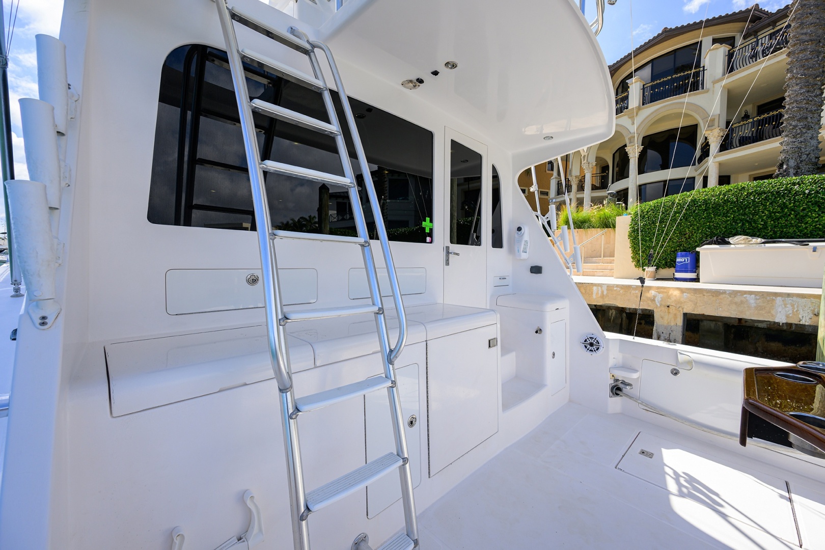 Cabo-48 Flybridge 2003-Bad Boyz Pompano Beach-Florida-United States-Cabo 48  Bad Boyz  Cockpit-6081699 | Thumbnail