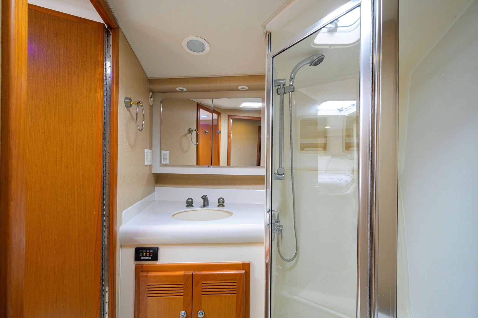 Cabo-48 Flybridge 2003-Bad Boyz Pompano Beach-Florida-United States-Cabo 48  Bad Boyz  Guest Head-6080232 | Thumbnail