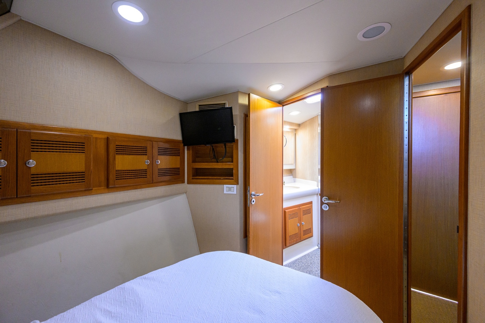 Cabo-48 Flybridge 2003-Bad Boyz Pompano Beach-Florida-United States-Cabo 48  Bad Boyz  Master Stateroom-6080226 | Thumbnail
