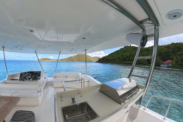 Leopard-51PC 2014-Somewhere hot Roadtown-Virgin Islands (British)-6079639