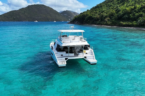 Leopard-51PC 2014-Somewhere hot Roadtown-Virgin Islands (British)-6079621