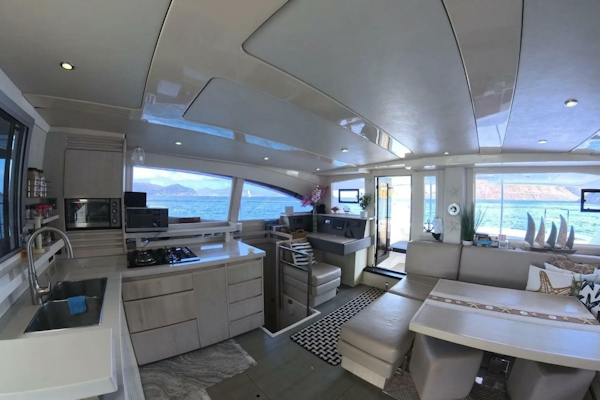 Leopard-51PC 2014-Somewhere hot Roadtown-Virgin Islands (British)-6079627