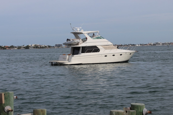 Carver-46 Voyager 2005-Clear 2 Close St Petersburg-Florida-United States-6082876