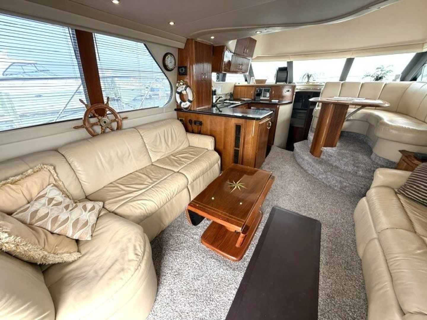 Carver-46 Voyager 2005-Clear 2 Close St Petersburg-Florida-United States-6083130 | Thumbnail