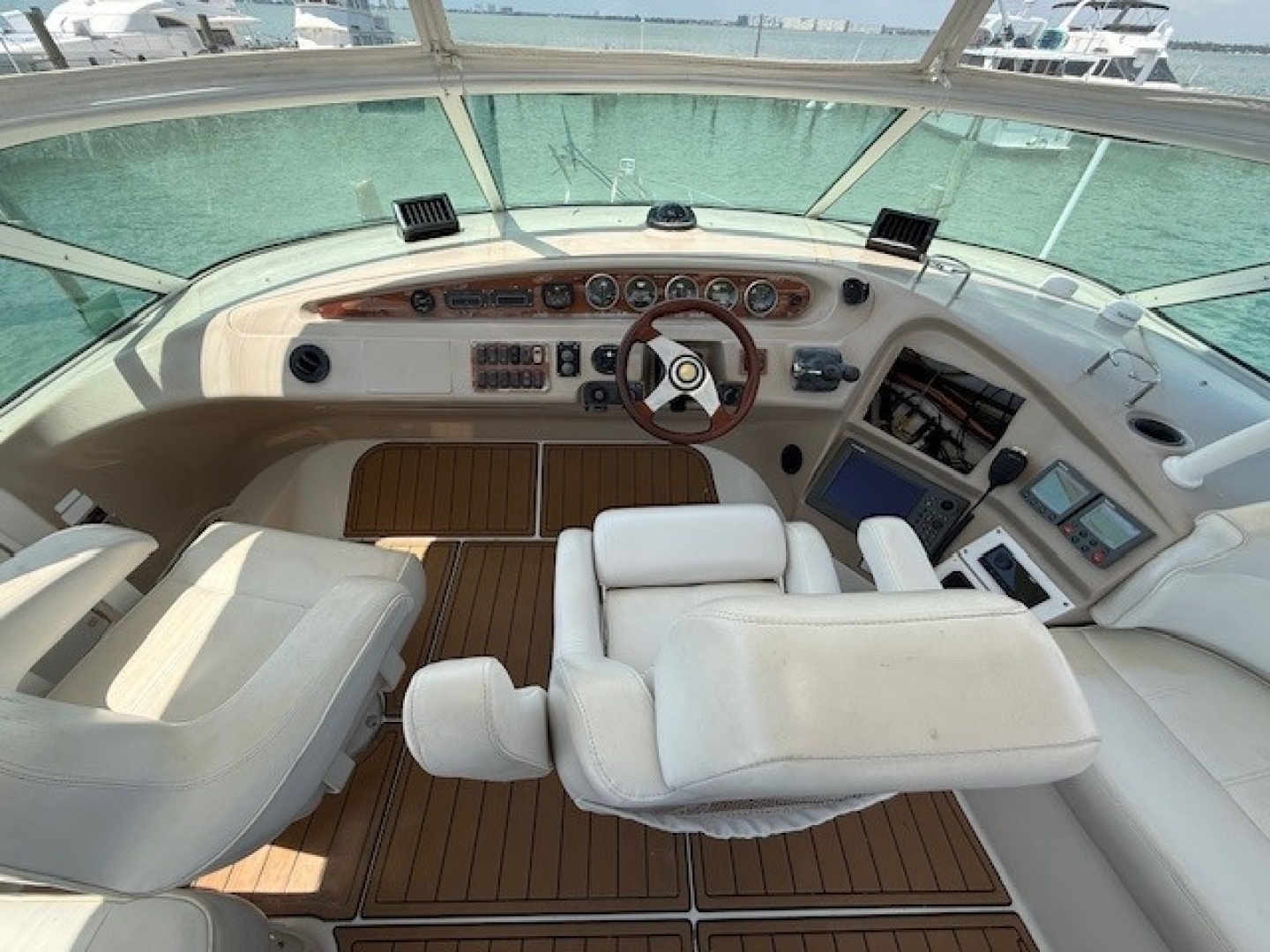 Carver-46 Voyager 2005-Clear 2 Close St Petersburg-Florida-United States-6083073 | Thumbnail