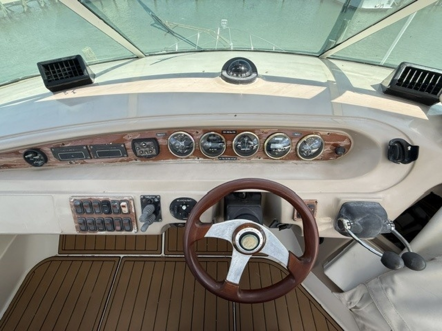 Carver-46 Voyager 2005-Clear 2 Close St Petersburg-Florida-United States-6083074 | Thumbnail