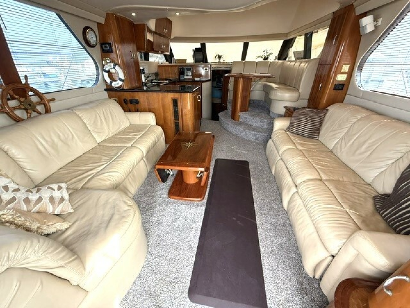 Carver-46 Voyager 2005-Clear 2 Close St Petersburg-Florida-United States-6083133 | Thumbnail