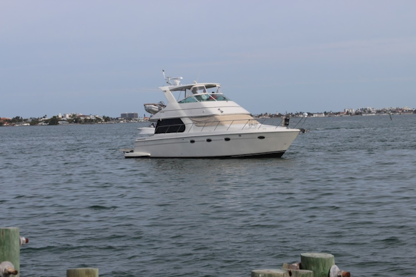 Carver-46 Voyager 2005-Clear 2 Close St Petersburg-Florida-United States-6082874