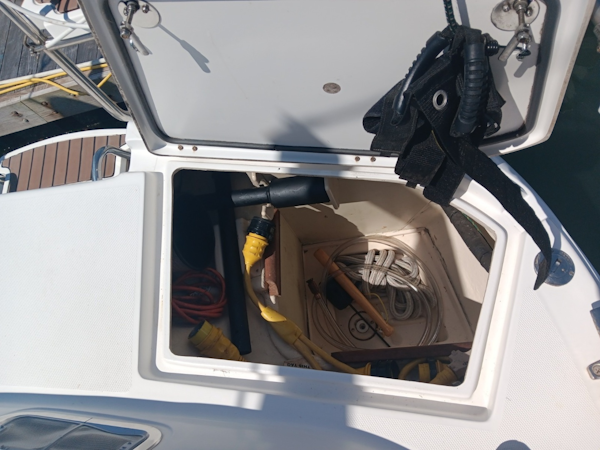 Hunter-Center Cockpit 2007-Nancy Marie Beaufort-North Carolina-United States-6080561