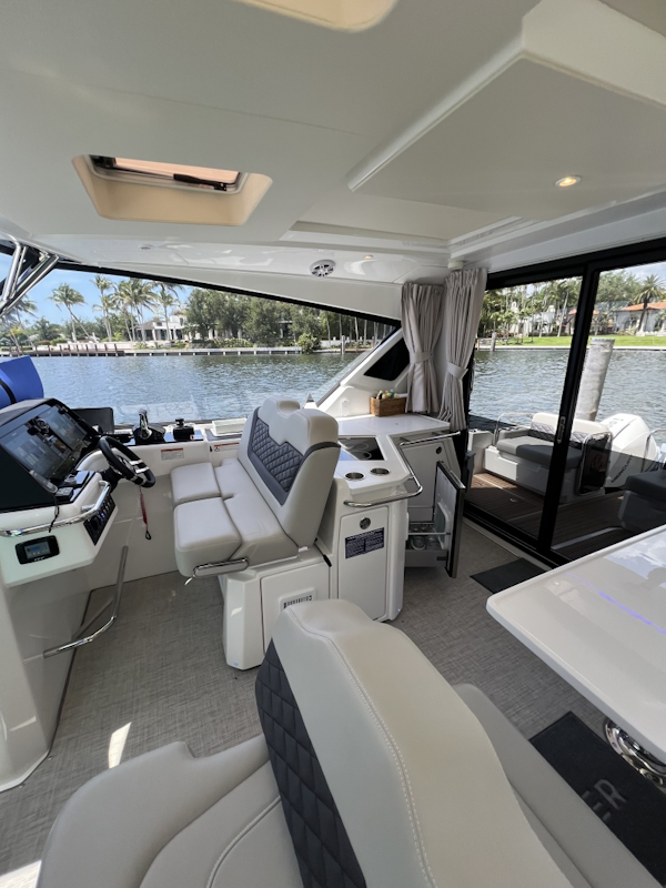 Aquila-36 Sport 2025 -miami-Florida-United States-6082002