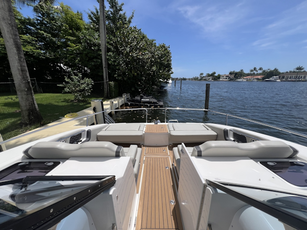 Aquila-36 Sport 2025 -miami-Florida-United States-6082015