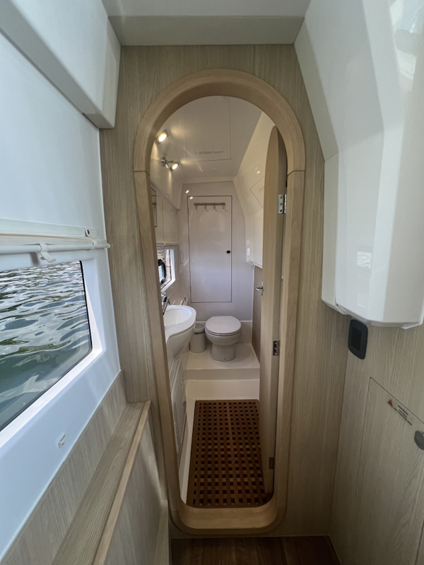 Aquila-36 Sport 2025 -miami-Florida-United States-6081942