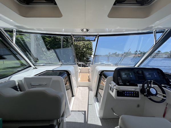 Aquila-36 Sport 2025 -miami-Florida-United States-6082012