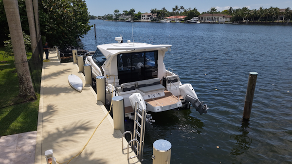 Aquila-36 Sport 2025 -miami-Florida-United States-6081905