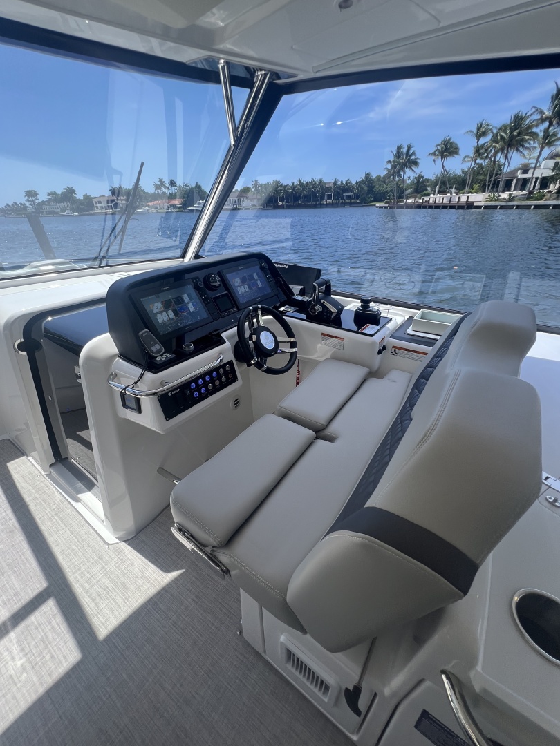 Aquila-36 Sport 2025 -miami-Florida-United States-6081987 | Thumbnail