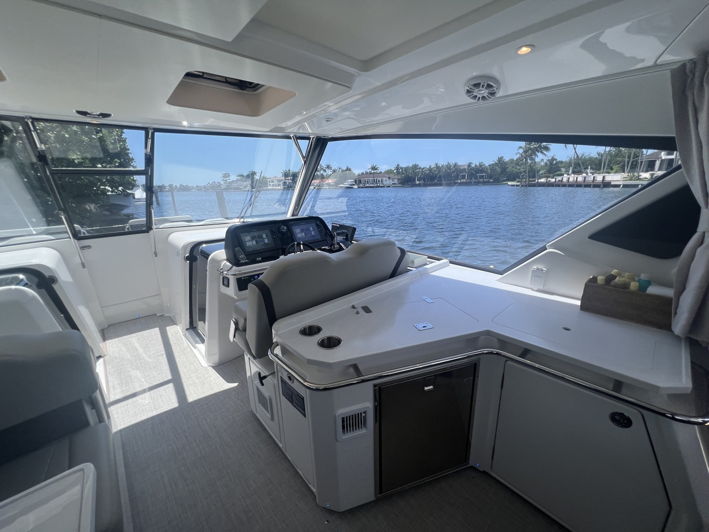 Aquila-36 Sport 2025 -miami-Florida-United States-6081952 | Thumbnail