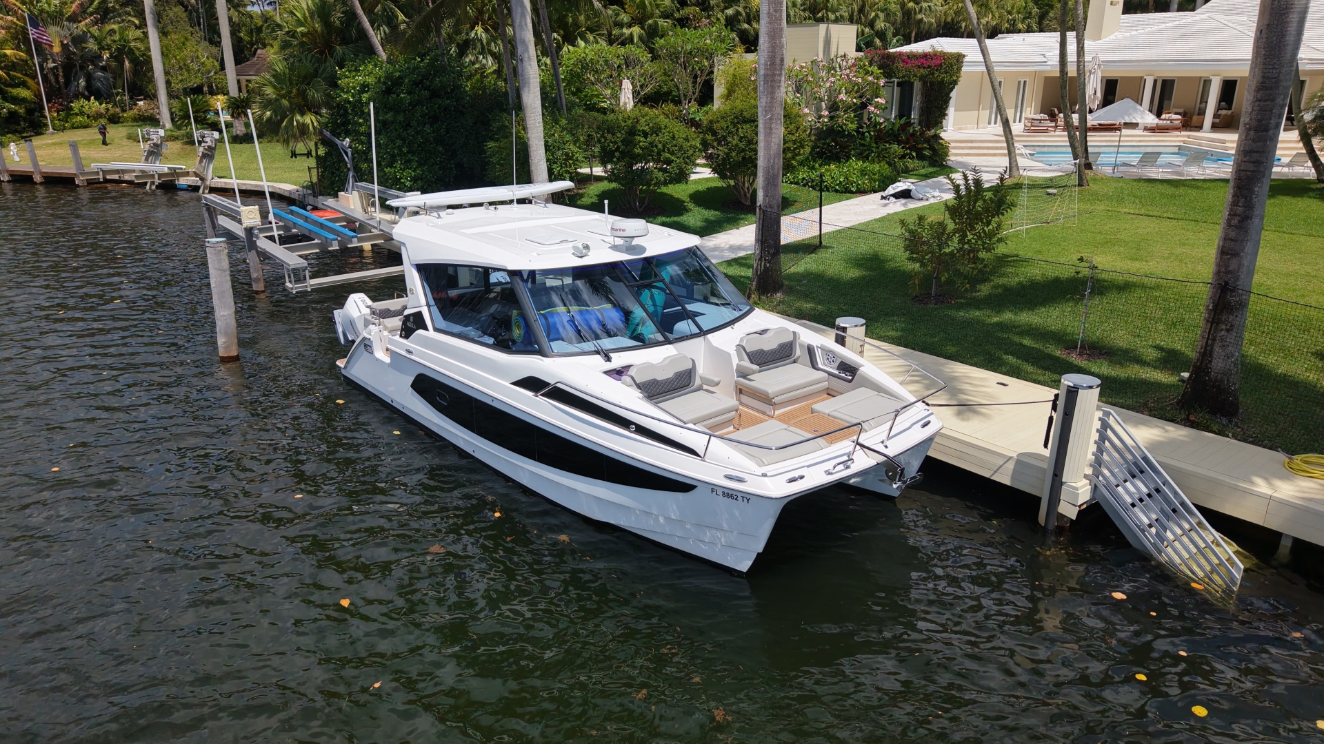 Aquila-36 Sport 2025 -miami-Florida-United States-6081921 | Thumbnail