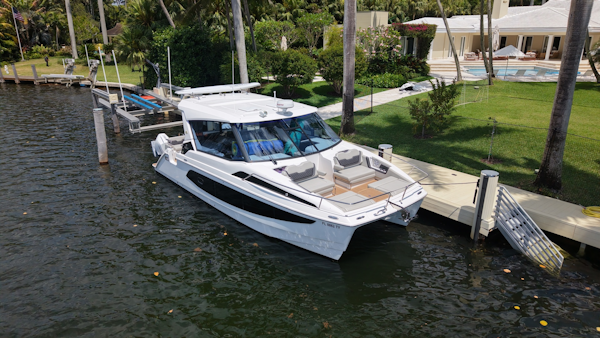 Aquila-36 Sport 2025 -miami-Florida-United States-6081921