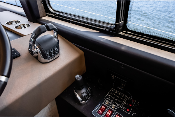 Azimut-50 FLY 2021 -Pompano Beach-Florida-United States-6081618