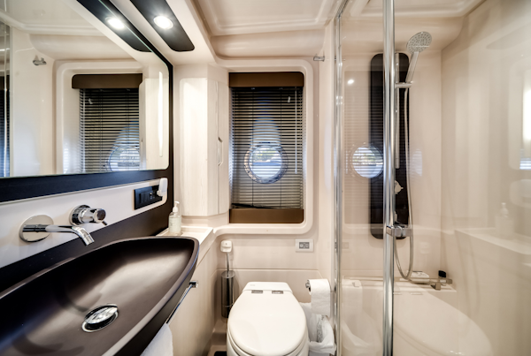 Azimut-50 FLY 2021 -Pompano Beach-Florida-United States-6081631
