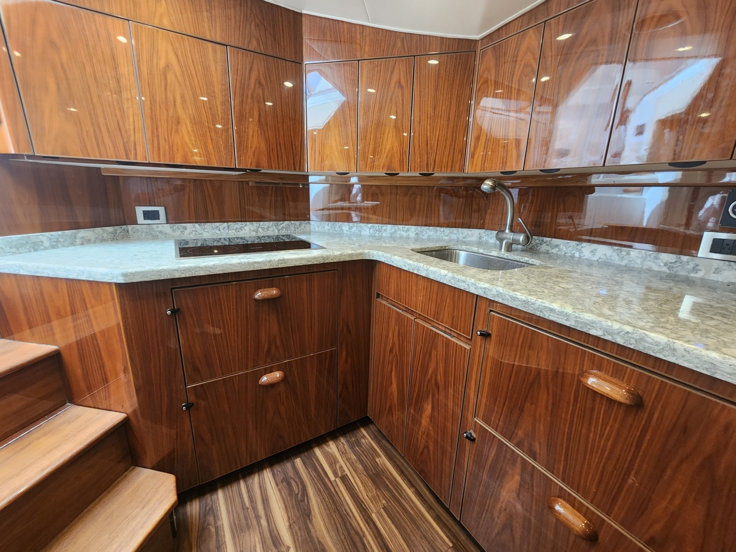 Viking-48 Sport Tower 2018-Sea Suite Freeport-Texas-United States-6082295 | Thumbnail