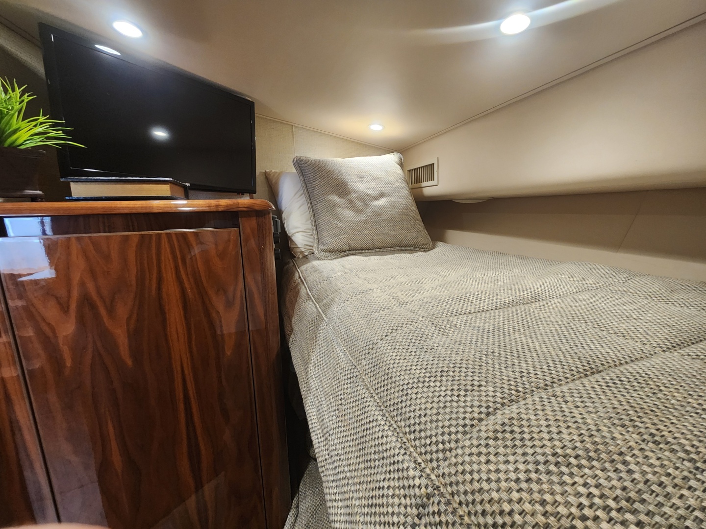 Viking-48 Sport Tower 2018-Sea Suite Freeport-Texas-United States-6082301 | Thumbnail