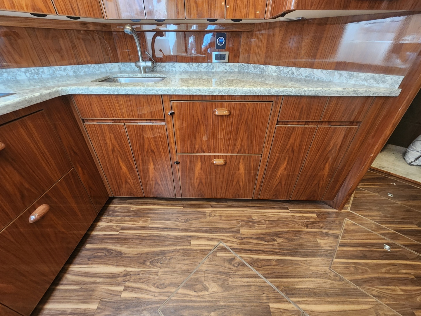 Viking-48 Sport Tower 2018-Sea Suite Freeport-Texas-United States-6082294 | Thumbnail