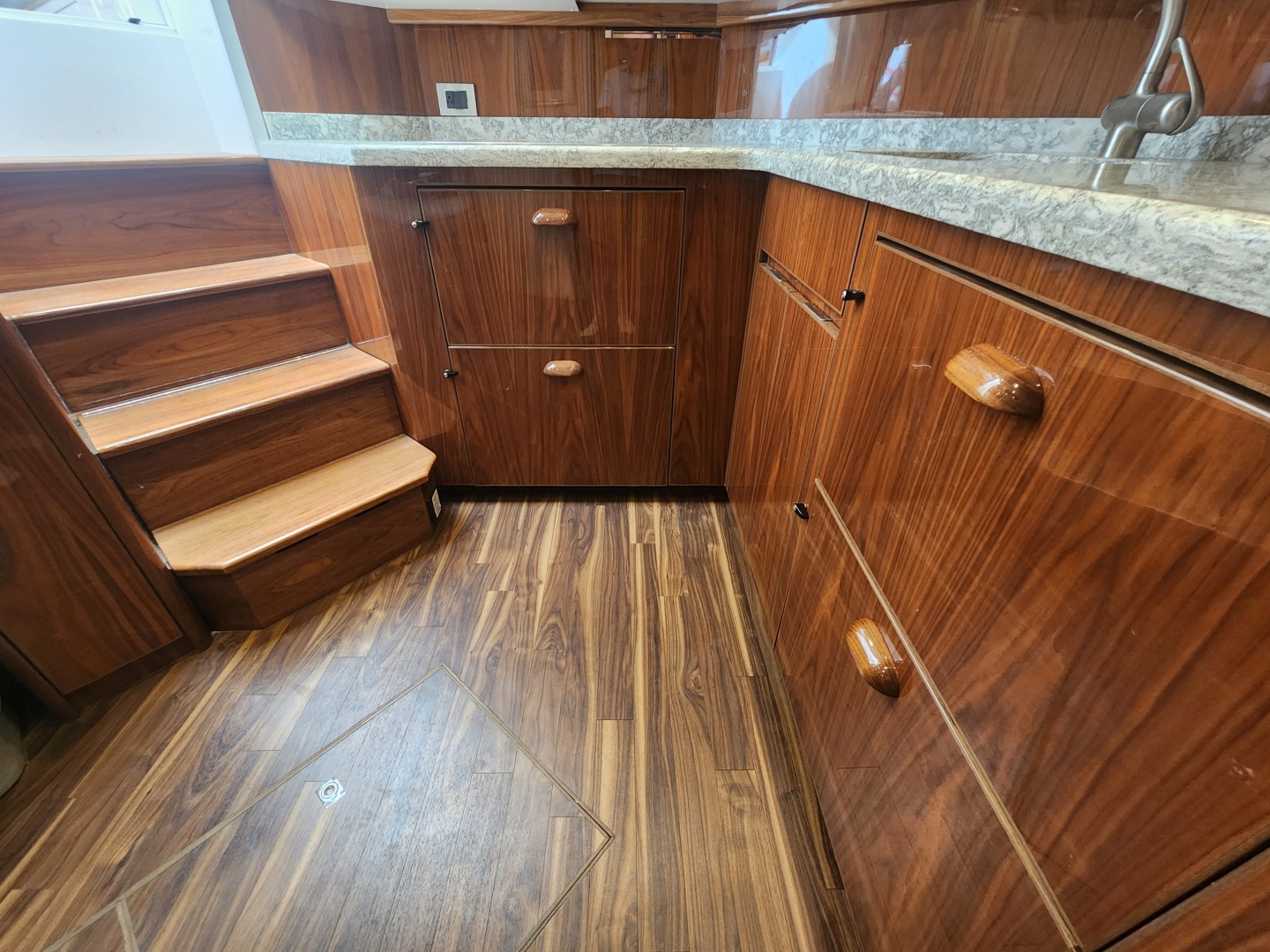 Viking-48 Sport Tower 2018-Sea Suite Freeport-Texas-United States-6082297 | Thumbnail