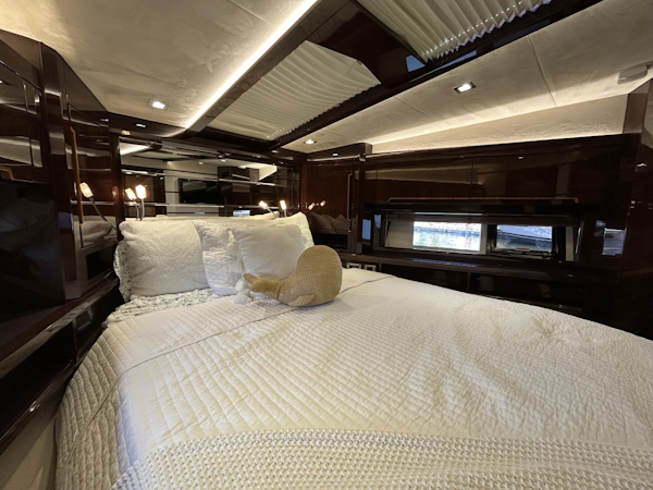 Galeon-550 FLY 2019 -New Rochelle-New York-United States-6084111