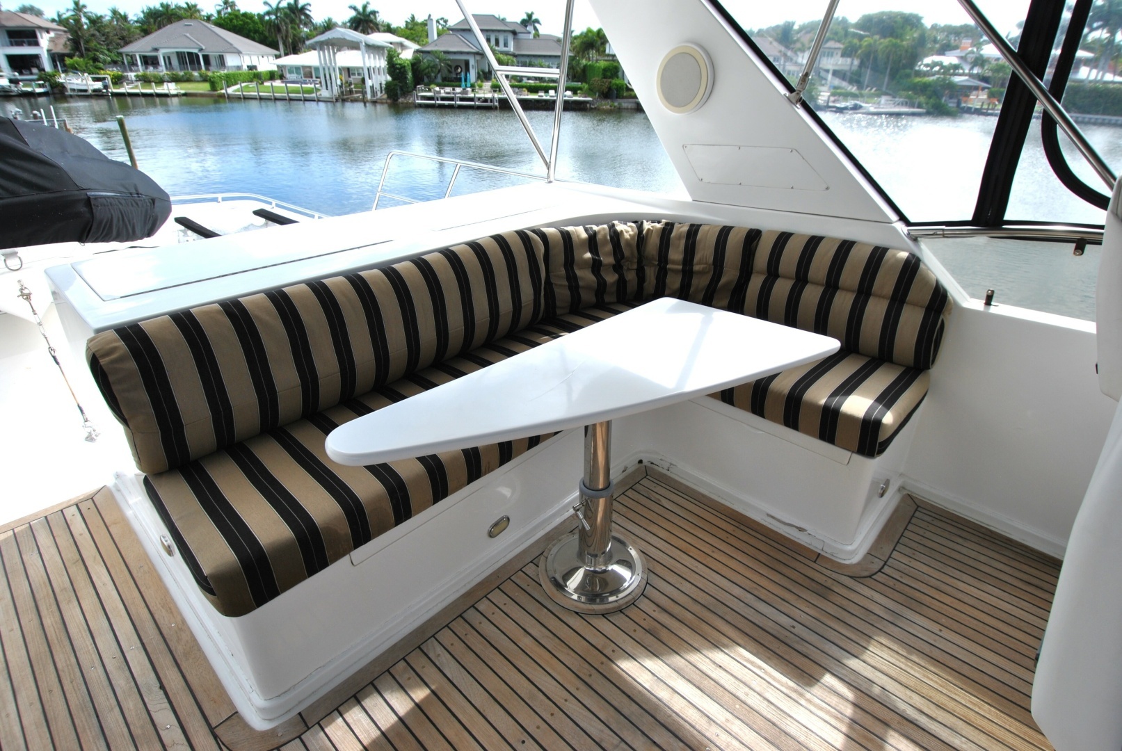 Grand Alaskan-Raised Pilothouse 2002-WANDERER Naples-Florida-United States-L-Shaped Settee-6109791 | Thumbnail
