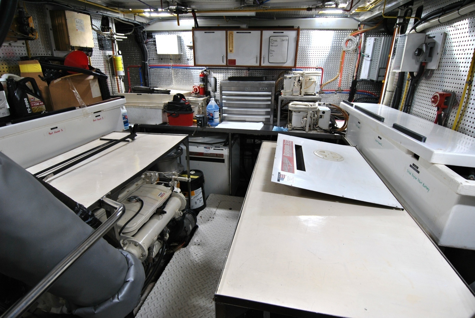 Grand Alaskan-Raised Pilothouse 2002-WANDERER Naples-Florida-United States-Engine Room-6109864 | Thumbnail
