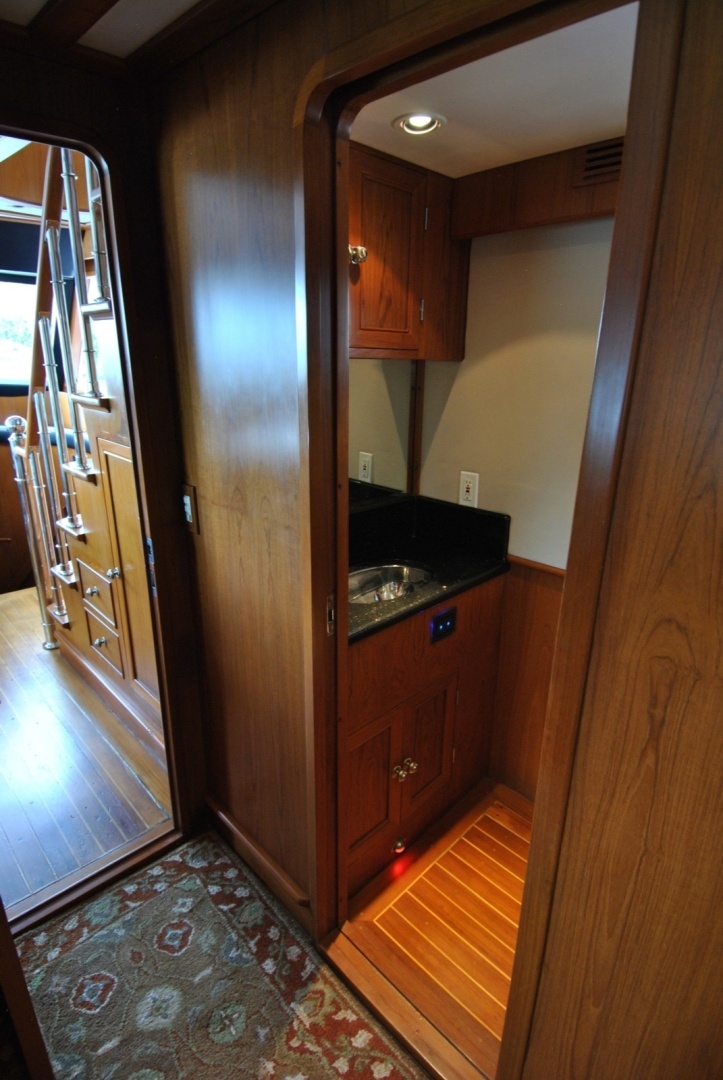 Grand Alaskan-Raised Pilothouse 2002-WANDERER Naples-Florida-United States-Day Head-6089001 | Thumbnail