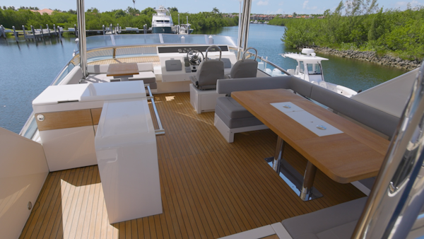 Fairline-Squadron 2014 -Miami -Florida-United States-2014 Pre Owned 78 Fairline.00_00_28_09.Still007-6085670