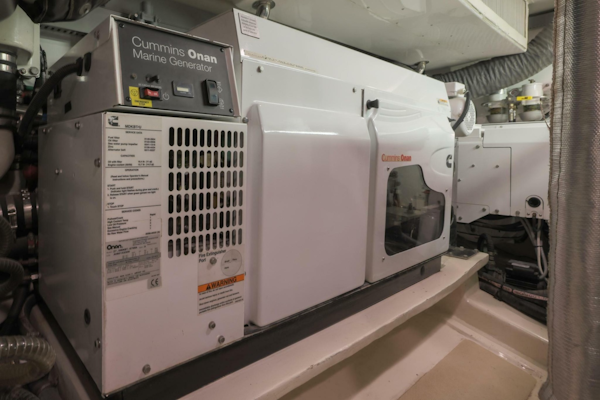 Marlow-Explorer 72E-CB 2010-FIDDLERS DREAM Malta-Generator 1-6086202