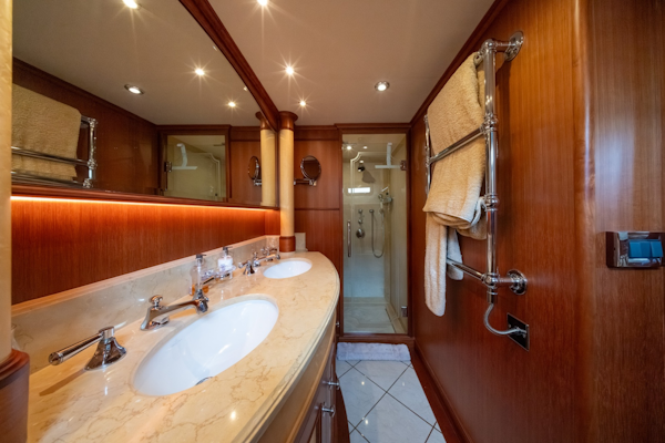 Marlow-Explorer 72E-CB 2010-FIDDLERS DREAM Malta-MSR Sink and Slower-6225472