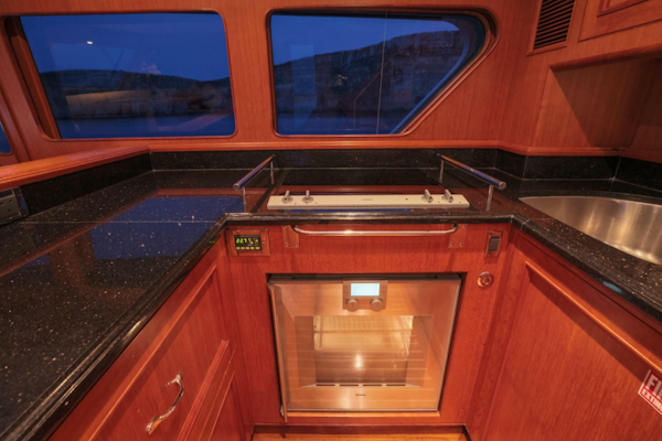 Marlow-Explorer 72E-CB 2010-FIDDLERS DREAM Malta-Cooktop and Oven-6086172