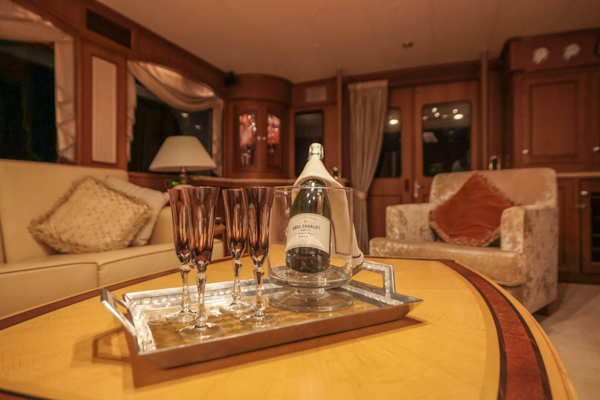 Marlow-Explorer 72E-CB 2010-FIDDLERS DREAM Malta-Salon Table-6086164