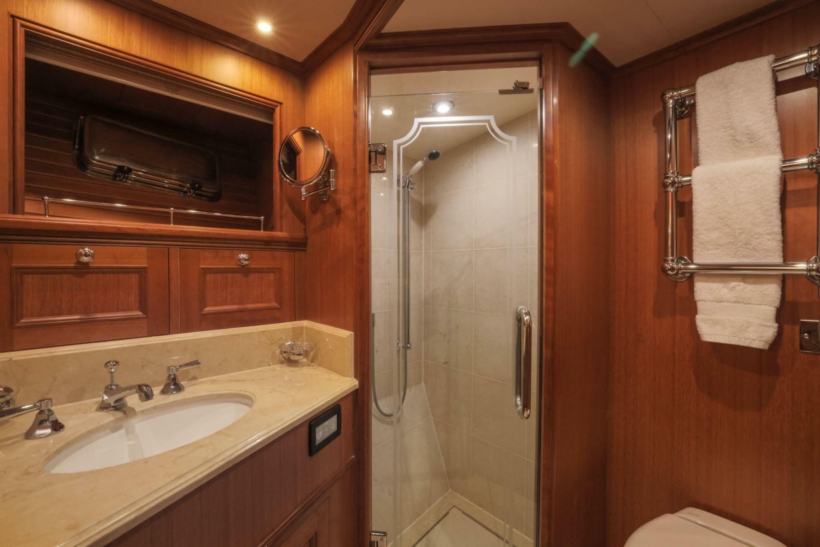Marlow-Explorer 72E-CB 2010-FIDDLERS DREAM Malta-VIP Head-6086190 | Thumbnail