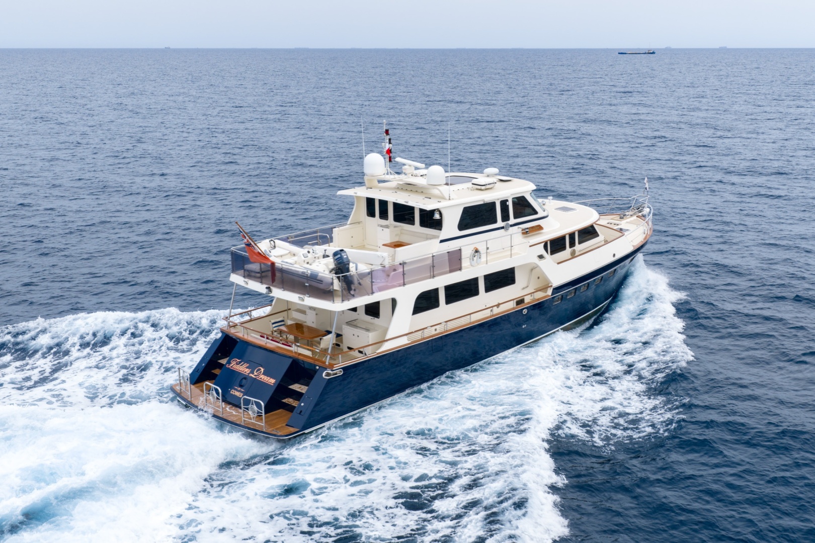 Marlow-Explorer 72E-CB 2010-FIDDLERS DREAM Malta-Fiddlers Dream Transom-6225506 | Thumbnail