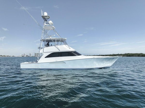 Viking-Convertible 2005-Big Fish II Nassau-Bahamas-6088197