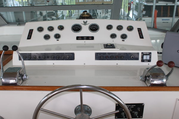 Bertram-Motor Yacht 1983-Rosalee Scottsboro-Alabama-United States-42 ft Bertram  Helm Station-6163809