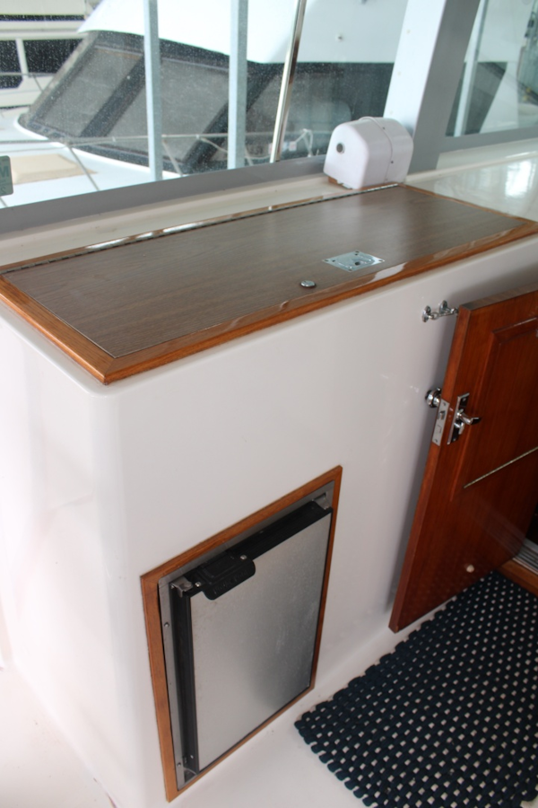 Bertram-Motor Yacht 1983-Rosalee Scottsboro-Alabama-United States-42 ft Bertram  Aft Deck Entertainment Station-6163818