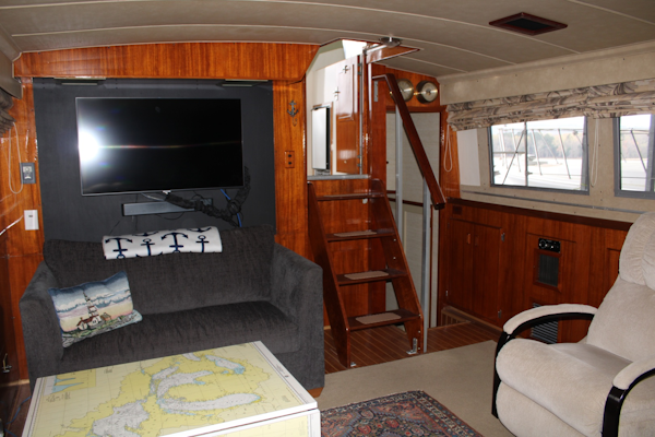 Bertram-Motor Yacht 1983-Rosalee Scottsboro-Alabama-United States-42 ft Bertram  Salon looking aft-6163823